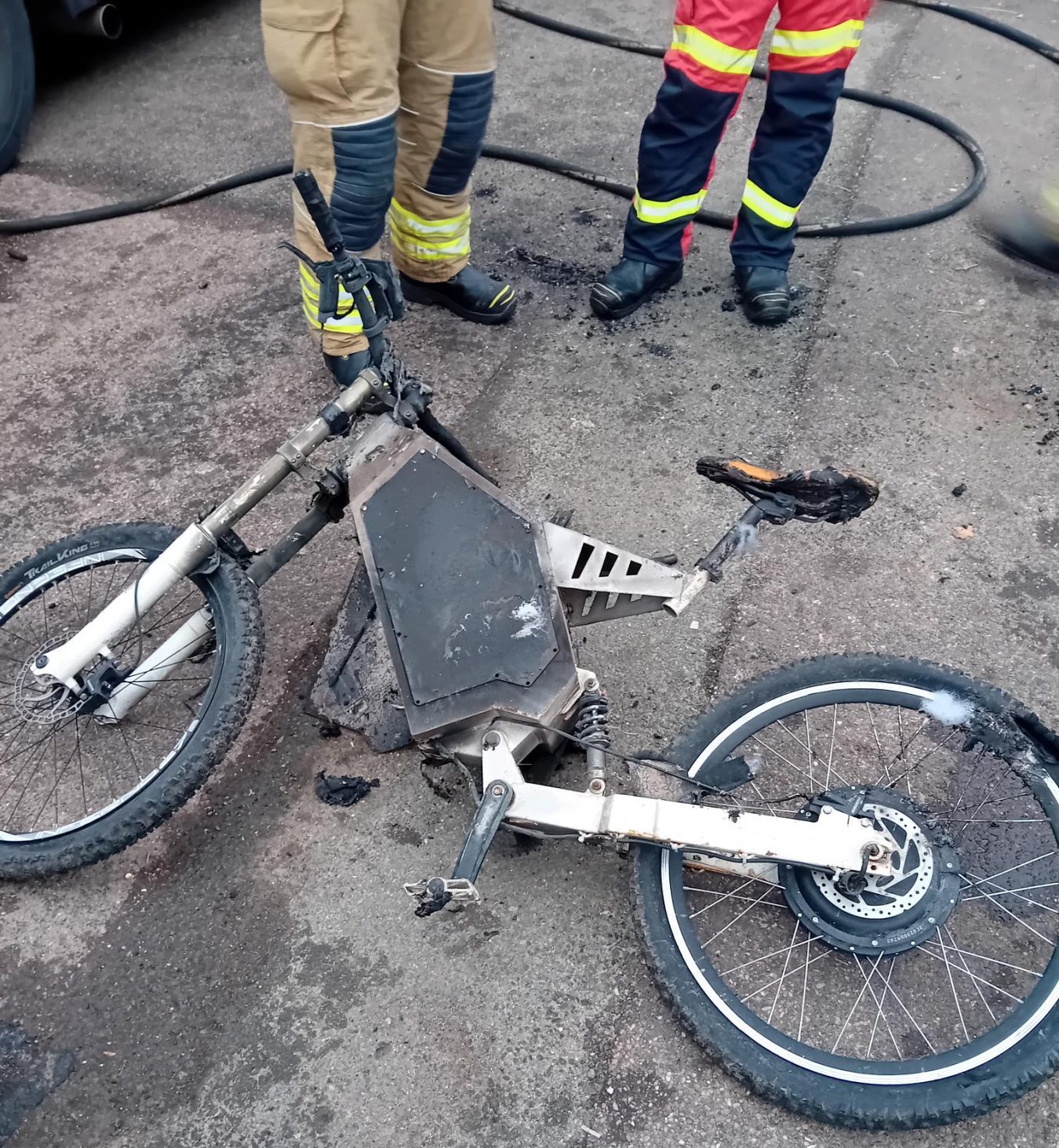 E-bike catches fire whilst charging in Hythe - Hampshire & Isle of ...